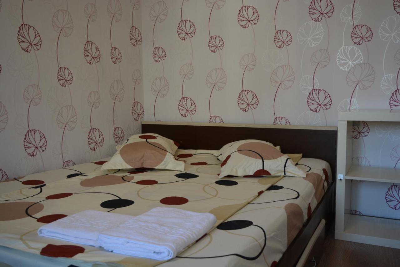 Iulia Studio 9 Букурещ Екстериор снимка
